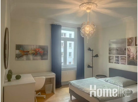Furnished luxury 3 bedroom apartment in the heart of Nordend - Lejligheder