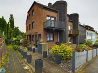 Exklusives Reiheneckhaus mit Gartenidylle wird frei! - Häuser