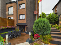 Exklusives Reiheneckhaus mit Gartenidylle wird frei! - Häuser