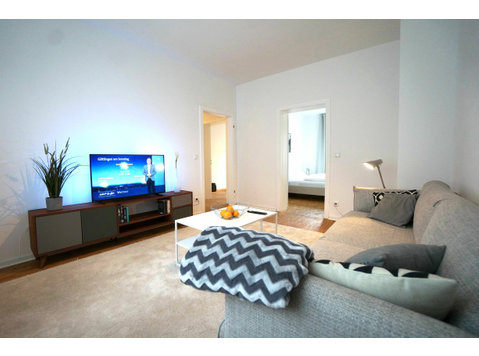 Sehr schöne 3 Zimmer Wohnung mit Massiv Eicheboden, nähe… - Cho thuê