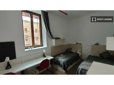 Se alquila habitación en residencia en Zaragoza, Zaragoza - For Rent
