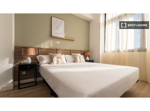 Appartamento con 2 camere da letto in affitto a Ciutat… - Appartamenti