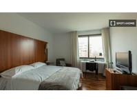 Se alquila habitación en residencia en Pamplona, Pamplona - For Rent