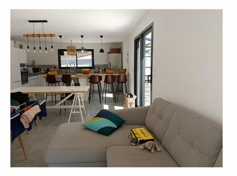 Modern 135m² House in South France with a 500m² garden - Houses