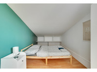Chic and spacious apart with parking - À louer