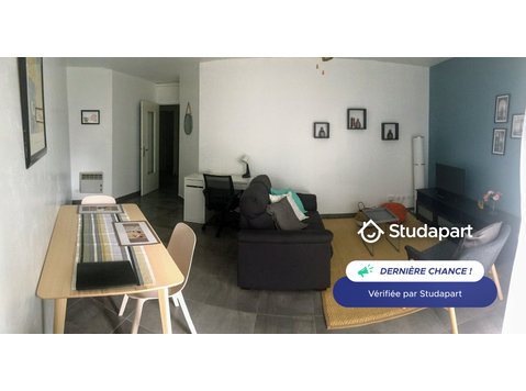 Loue appartement meublé de 55 m2 au RDC avec terrasse d’une… - À louer