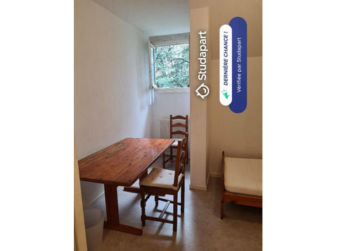 Studio indépendant au 1er étage d'une maison individuelle… - À louer