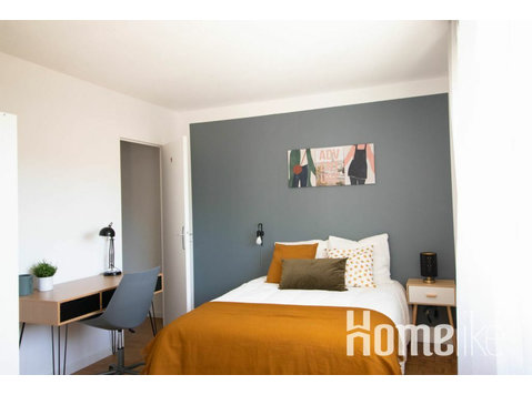 Lovely 13m² bedroom to rent in Grenoble -G015 - Kimppakämpät