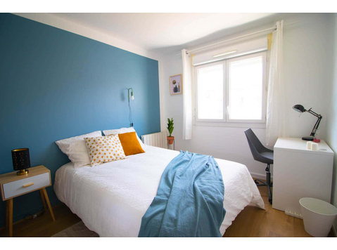 Beautiful 11m² bedroom to rent in Grenoble - Dzīvokļi