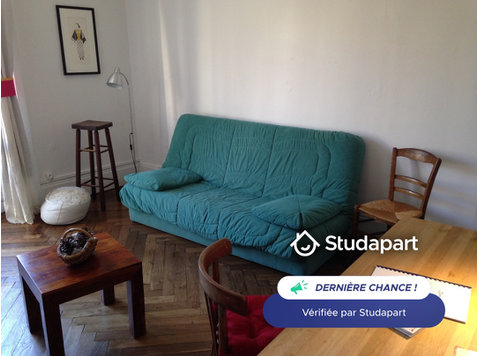 Grand T2 tout meublé à St Just


57m2 très lumineux,… - À louer