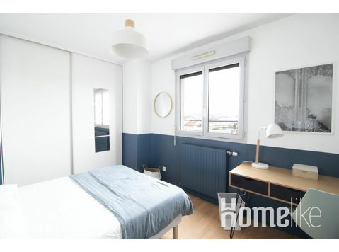 Room of 11 m² fully furnished - LY014 - Flatshare