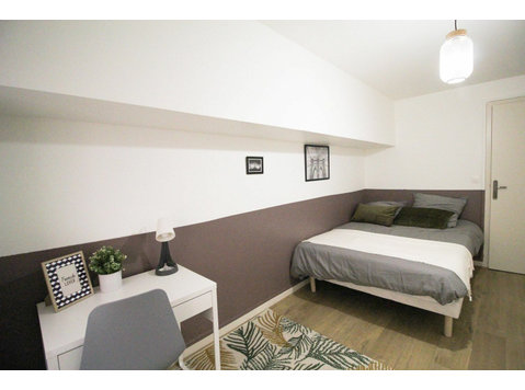 Co-living: 12m² room, fully furnished. - For Rent