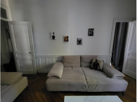 Gorgeous flat conveniently located - 	
Uthyres