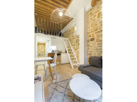 Loft Ainay 5: An authentic stay in the heart of the broc… - For Rent