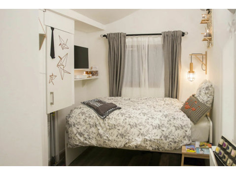 Small studio of 10m2 in the elegant 6th district - For Rent