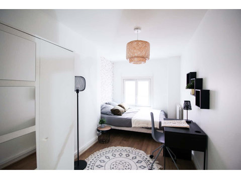 Beautiful bright room  11m² - Wohnungen