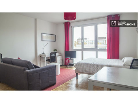 Bright Studio Apartment for Rent in Lyon, Utilities Included - Lejligheder