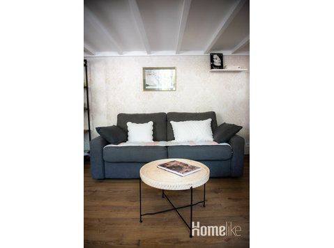 Ven y descubre el encanto de nuestro apartamento renovado y… - Pisos