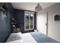 Large room with balcony access - Apartman Daireleri