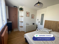 Particulier loue un appartement meublé entièrement refait à… - For Rent