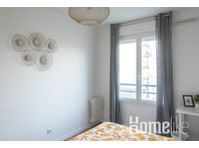 Spacious and bright room - 13m² - LY013 - Flatshare
