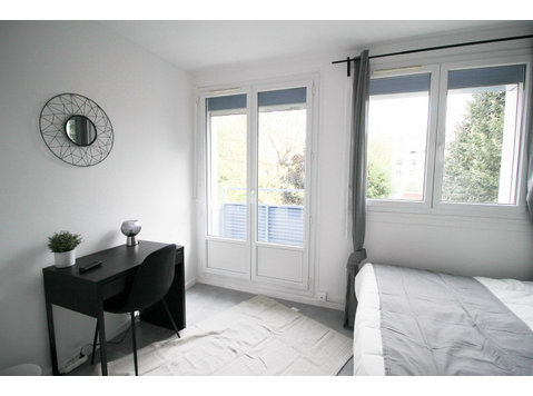 Co-living: 12m² room, fully furnished. - 	
Uthyres