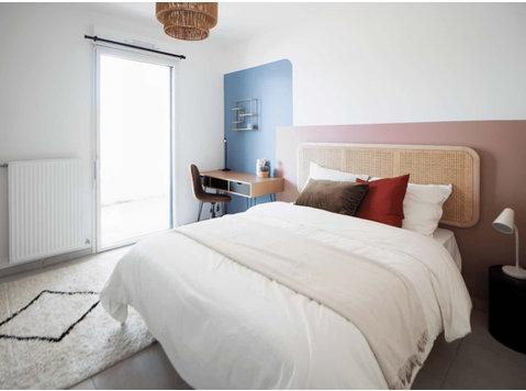 Beautiful 12 m² bedroom for rent near Lyon - Apartman Daireleri