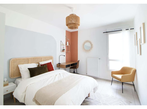 Beautiful 13 m² bedroom to rent fully equipped near Lyon - 아파트