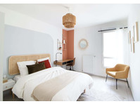 Beautiful 13 m² bedroom to rent fully equipped near Lyon - Apartments