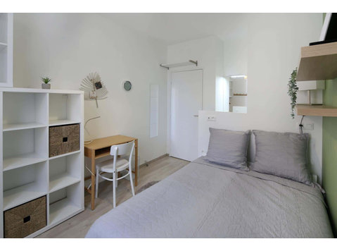 Chambre 2 - FRANCOIS GILLET - Apartments