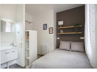Chambre 5 - FRANCOIS GILLET - Apartments