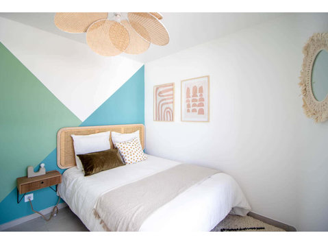 Comfortable bedroom of 10 m² to rent near Lyon - Mieszkanie