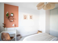 Elegant 12 m² bedroom near Lyon - Lakások