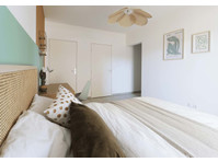 Large 23 m² bedroom for rent near Lyon - Appartementen