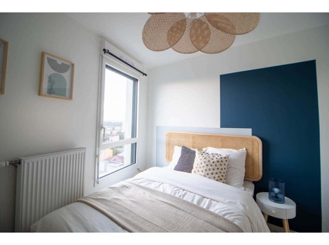 Pleasant 10 m² bedroom near Lyon - Станови