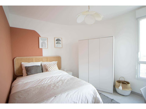 Pleasant 10 m² bedroom to rent in Villeurbanne - Apartamentos