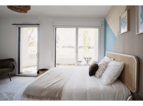 Spacious 15 m² bedroom for rent near Lyon - 아파트