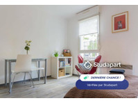 Lovely studio flat in Dijon. Only 5 minutes away from the… - Izīrē
