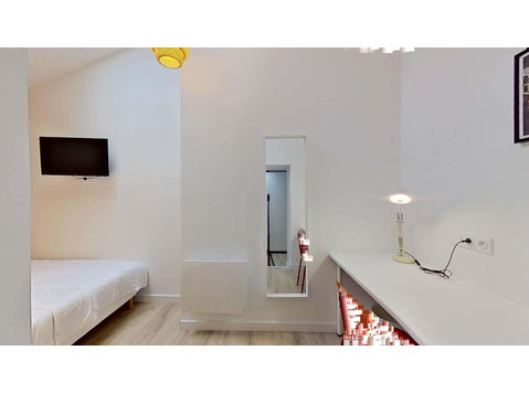 Chambre 1 - KERBLOAS - Apartments