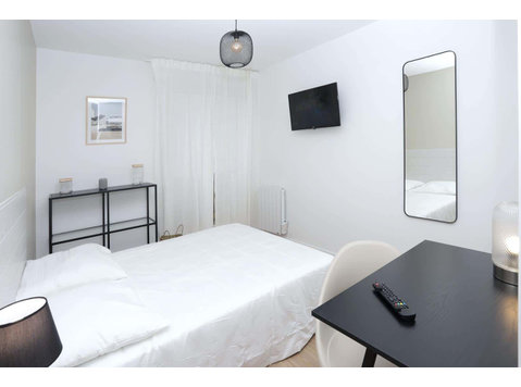 Chambre 2 - RUE MAX FAUCHON - Apartments