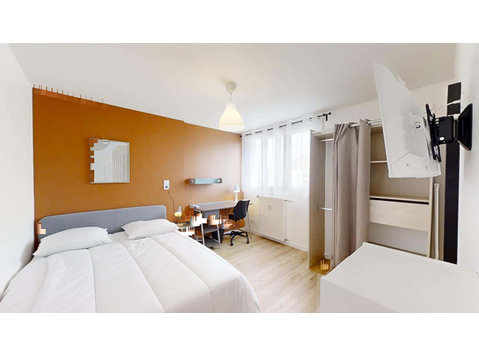 Chambre 1 - EMILE COCHET - Apartments