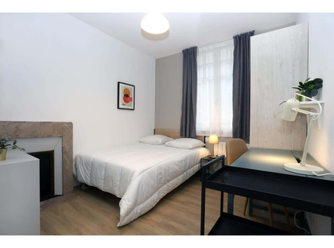 Chambre 1 - PAUL BERT - 	
Lägenheter