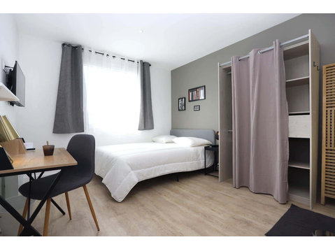 Chambre 2 - COLOMBIER - Apartments