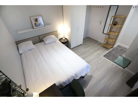 Chambre 5 - LEON BOURGEOIS 2 - Apartments