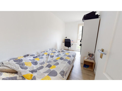 Place Jules Verne, Angers - Flatshare