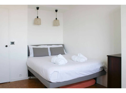 Beautiful apartment with view of the Eiffel Tower - For Rent