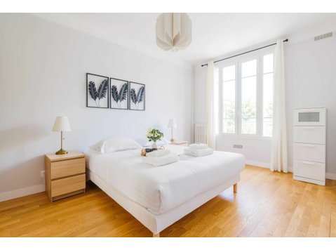 Boulogne-Billancourt - Stunning 1-BR apartment - Te Huur
