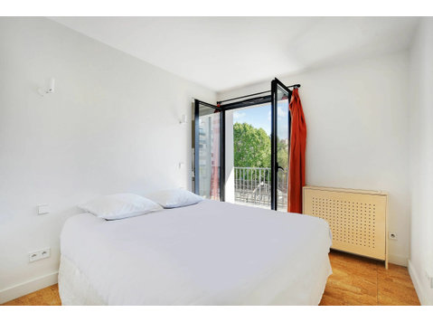 Nice quiet 2BR apartment with Balcony - 出租