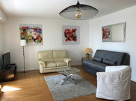 Quiet appartment, with view on a garden - For Rent