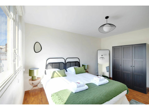 This beautiful flat is located in the heart of Boulogne, in… - Te Huur